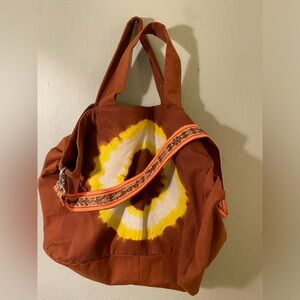 Free People tie dye canvas sunburst Boho Crossbody bag with Strap-NWOT